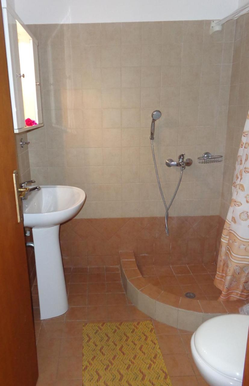 Makronas Apartments Karystos  Bagian luar foto